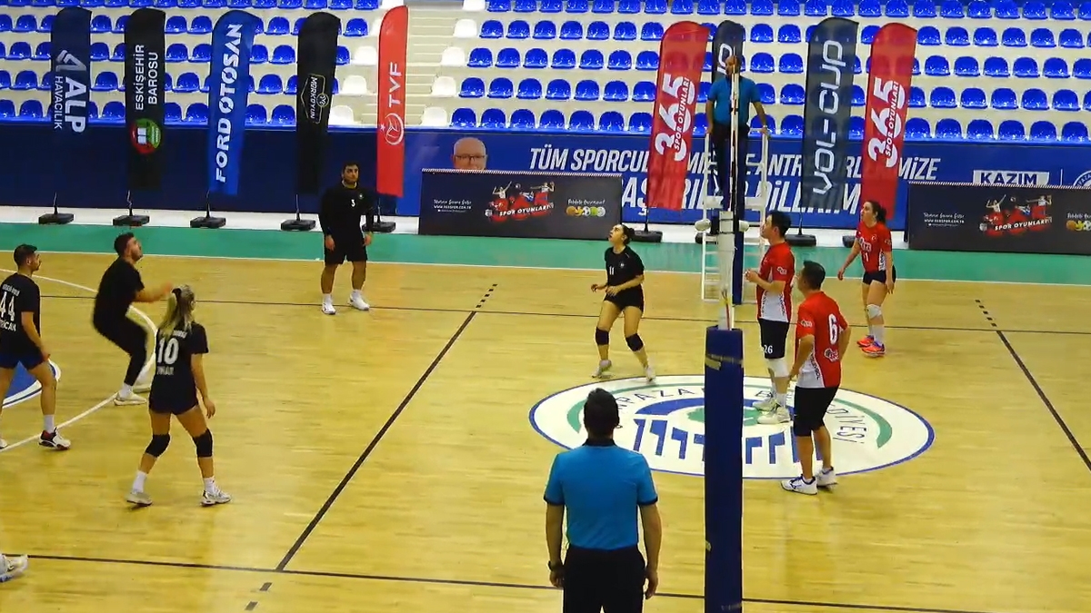 VOL-CUP 2026 ESKİŞEHİR'DE GRUP MAÇLARI TAMAMLANDI